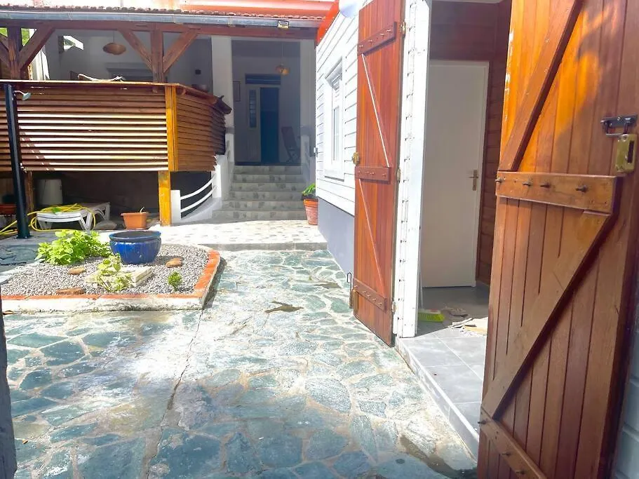 Maison Marouka Sur La Plage Du Diamant Le Diamant 0*,