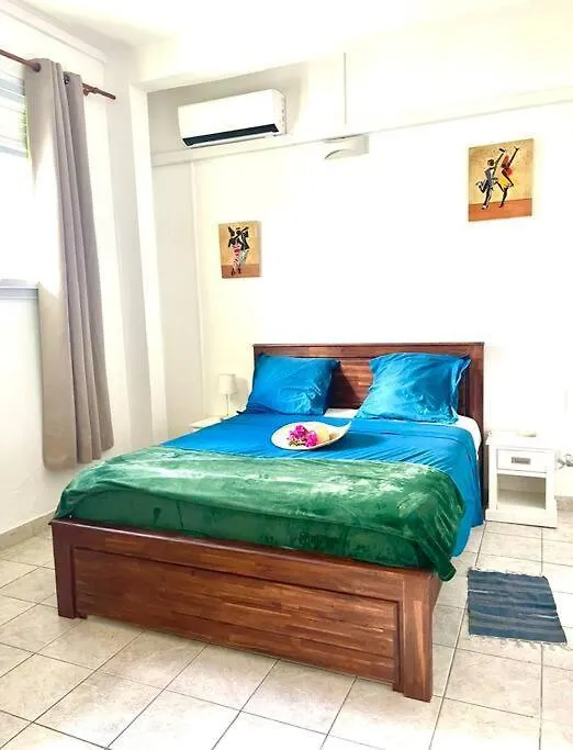 Maison Marouka Sur La Plage Du Diamant Le Diamant 0*,  Martinique